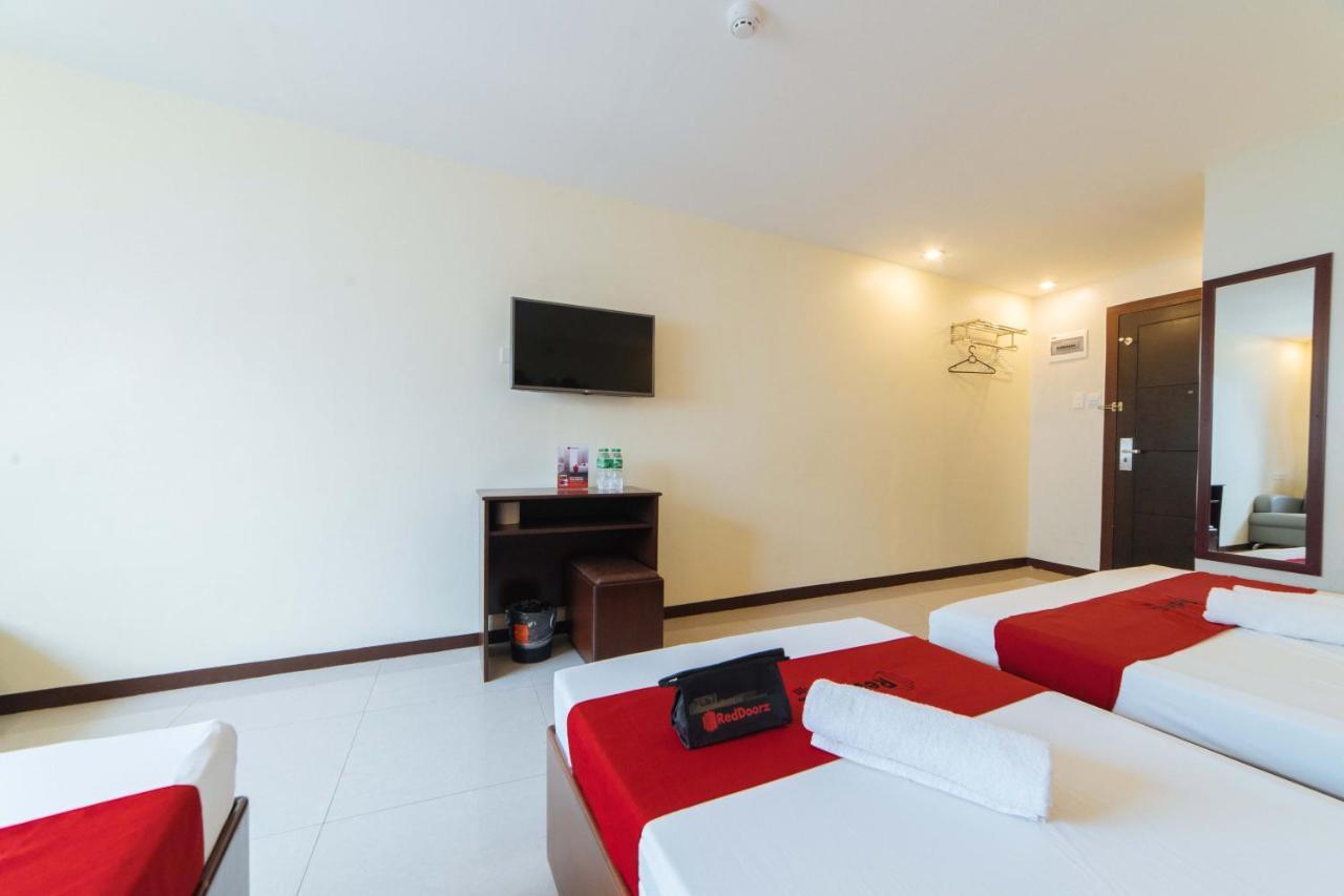 Reddoorz Near Victoria Mall Davao City Exteriör bild
