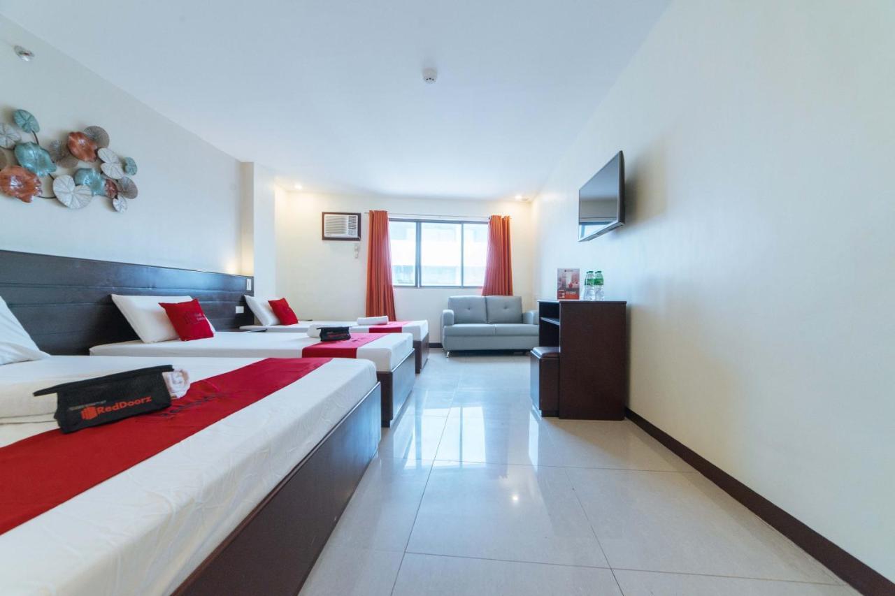 Reddoorz Near Victoria Mall Davao City Exteriör bild
