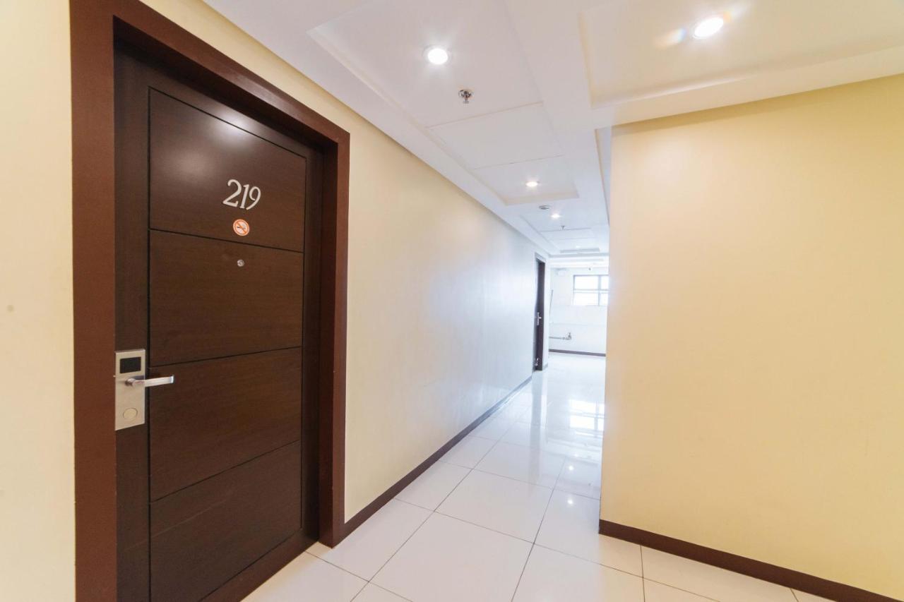 Reddoorz Near Victoria Mall Davao City Exteriör bild