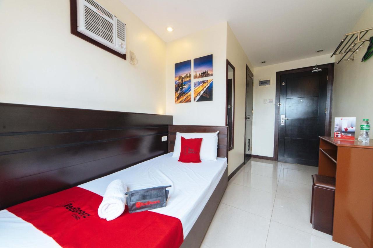Reddoorz Near Victoria Mall Davao City Exteriör bild