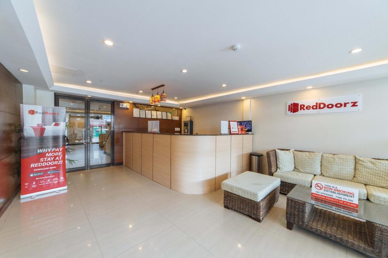 Reddoorz Near Victoria Mall Davao City Exteriör bild